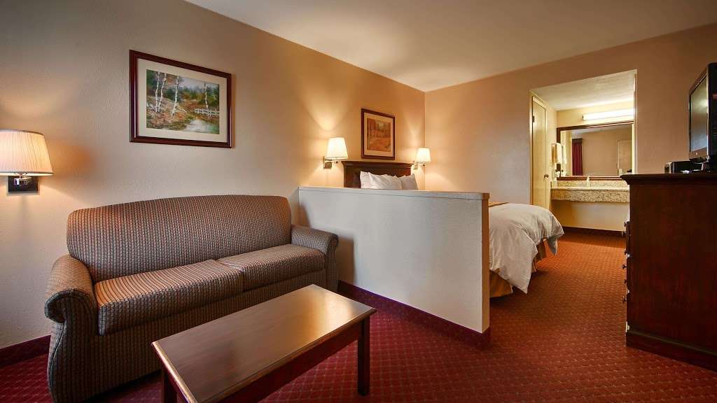 Best Western Plus Continental Inn & Suites | 855 Sandlewood, El Cajon, CA 92021, USA | Phone: (619) 442-0601