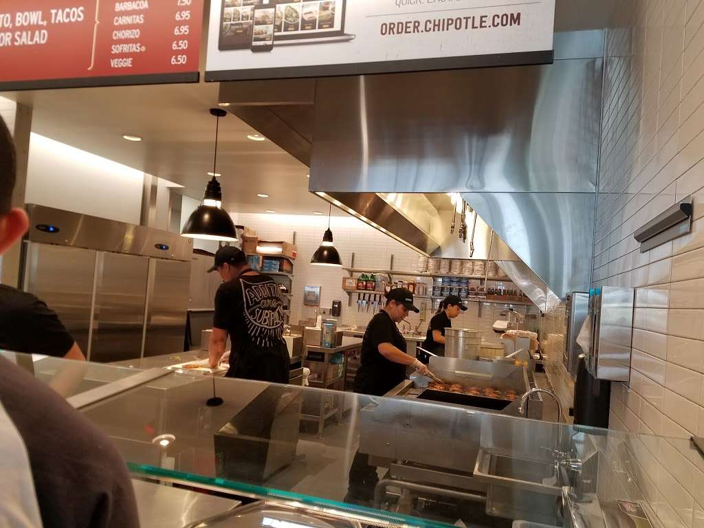 Chipotle Mexican Grill | 13630 East Fwy Ste 100, Houston, TX 77015, USA | Phone: (713) 453-0004