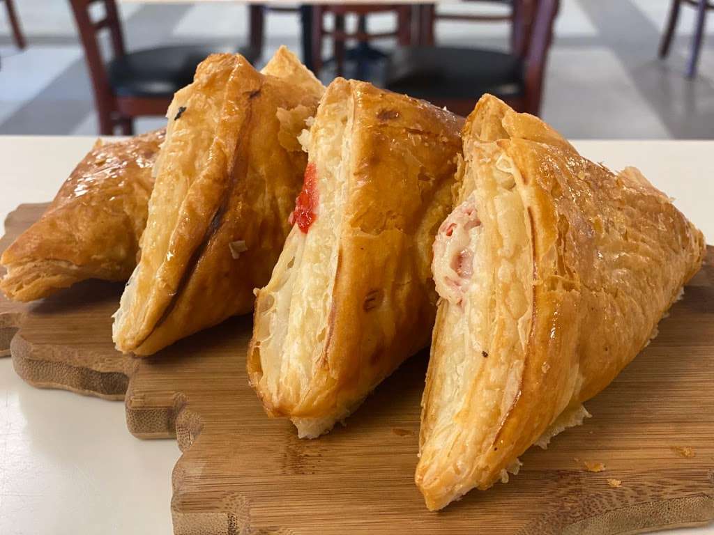 Seaman Cafe | 1180 S America Way, Miami, FL 33132, USA | Phone: (305) 374-4722