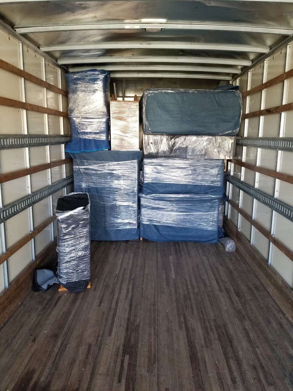 Mayas Movers LLC | 3918 Eastgate Dr, York, PA 17402, USA | Phone: (717) 825-4738