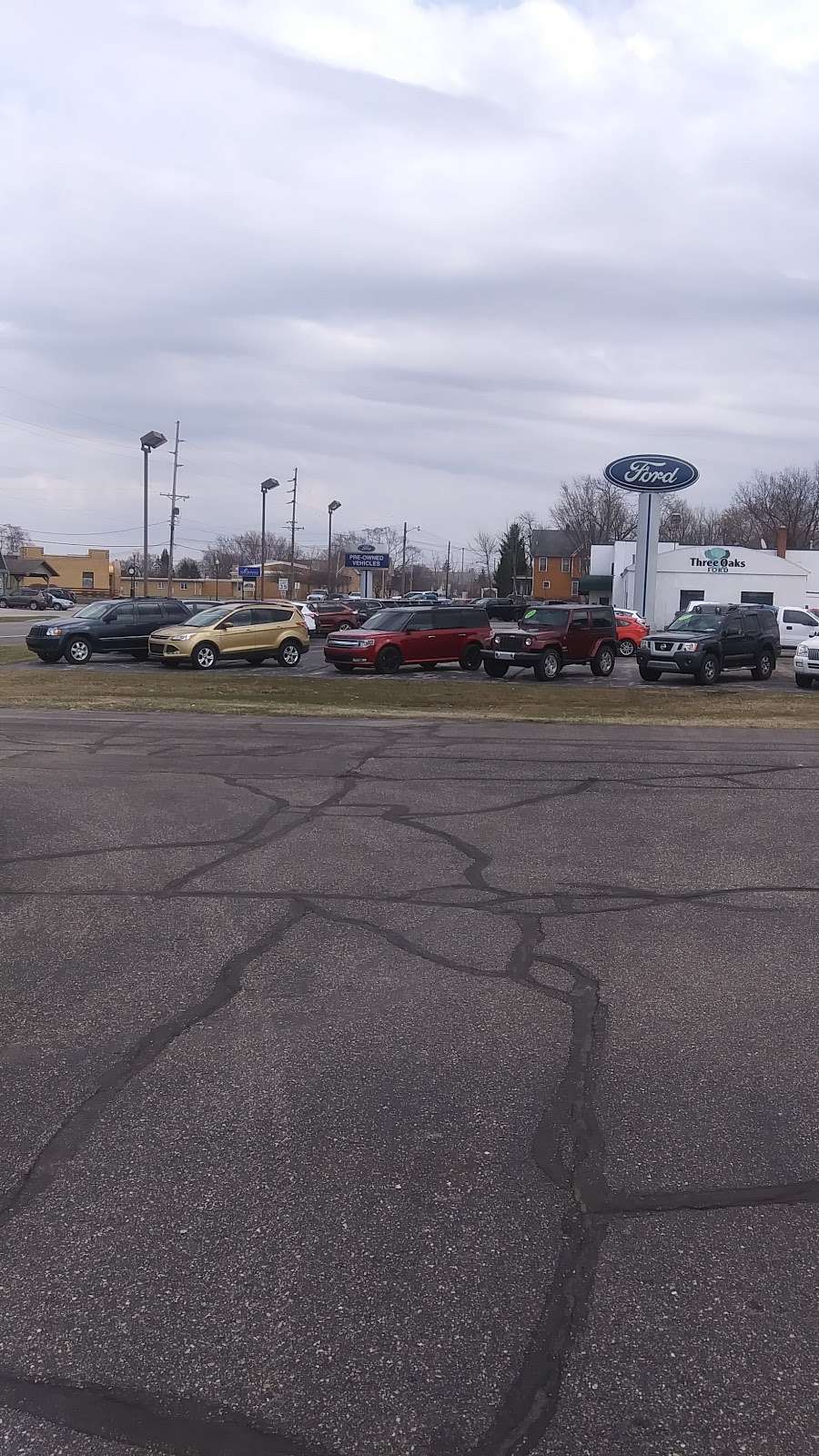 Three Oaks Ford | 6736 US-12, Three Oaks, MI 49128, USA | Phone: (269) 756-2081
