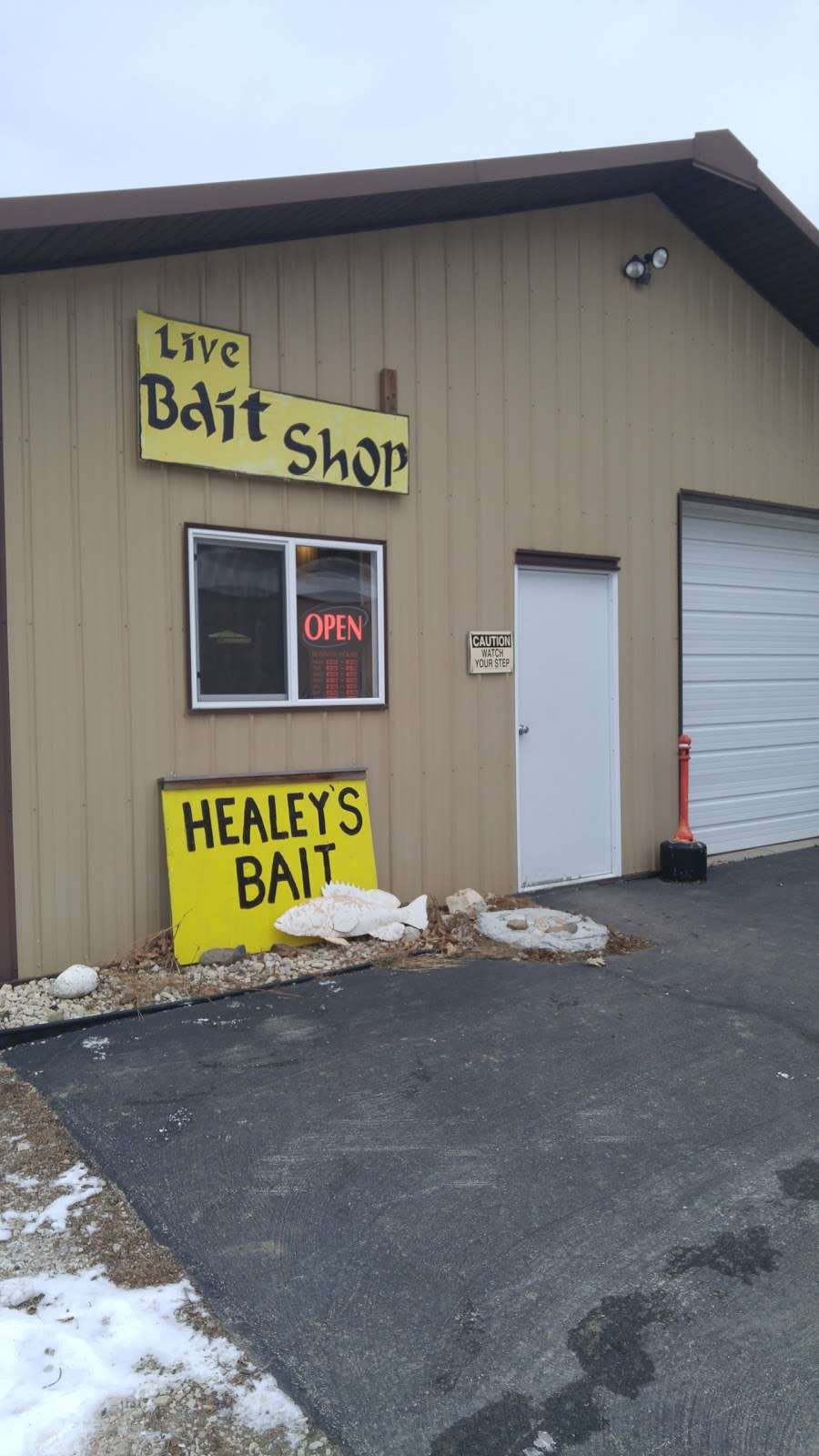 Healeys Live Bait Shop | W1838 St Peters Rd, East Troy, WI 53120, USA | Phone: (262) 642-3677