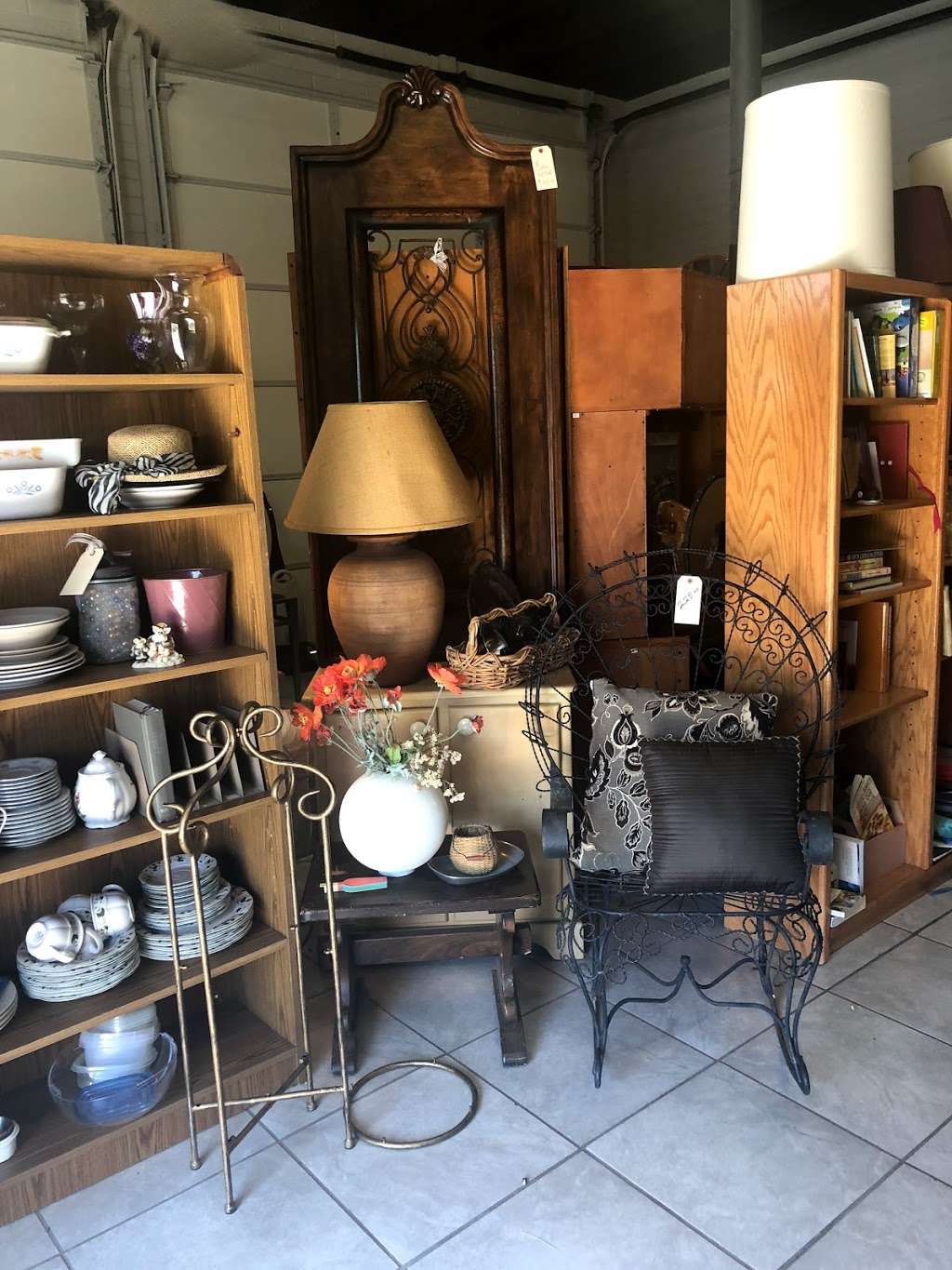 Reclaimed Thrift Shop | 2205 E Eugie Terrace, Phoenix, AZ 85022, USA | Phone: (602) 491-8600