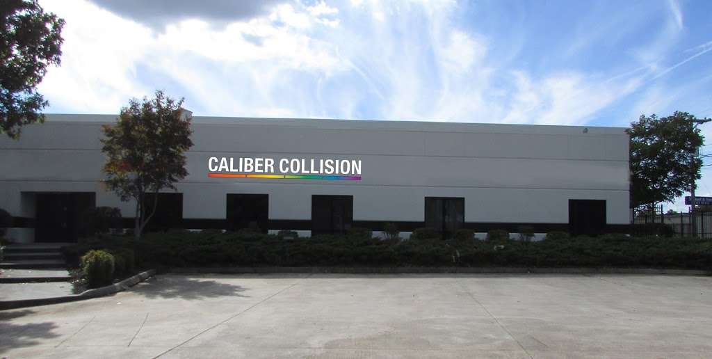 Caliber Collision | 115 S Dwelle St, Charlotte, NC 28208, USA | Phone: (704) 644-4911