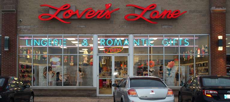 Lovers Lane | 5083 E Lincoln Hwy, Merrillville, IN 46410, USA | Phone: (219) 947-5814