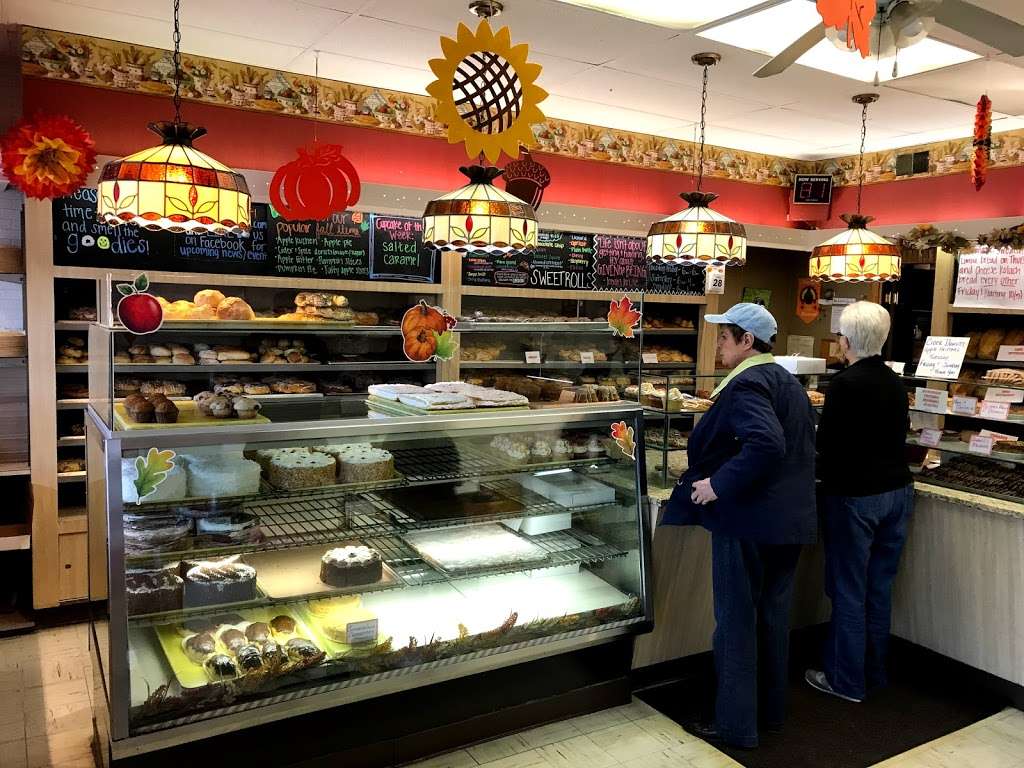 Cumberland Station Bake Shop | 36 E Northwest Hwy, Des Plaines, IL 60016, USA | Phone: (847) 827-7810