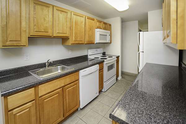 Westminster Towers Apartment Homes | 801 N Broad St, Elizabeth, NJ 07208, USA | Phone: (908) 349-1175