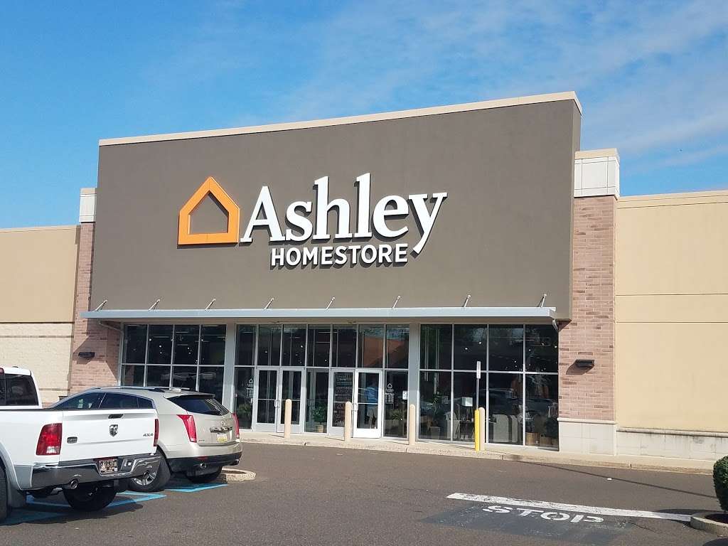 Ashley HomeStore | 9755 Roosevelt Blvd, Philadelphia, PA 19114, USA | Phone: (267) 348-3980