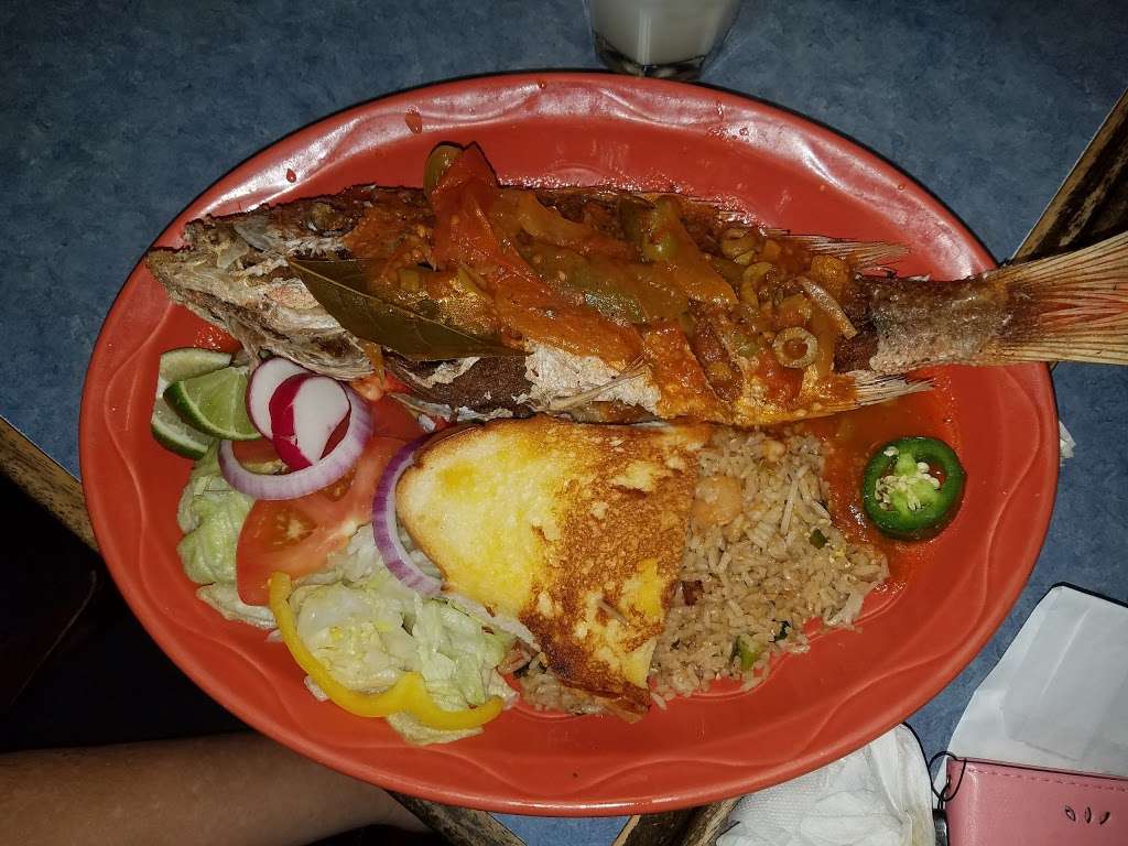 Chilos Seafood Restaurant | 8334 Gulf Fwy, Houston, TX 77017 | Phone: (713) 643-3505