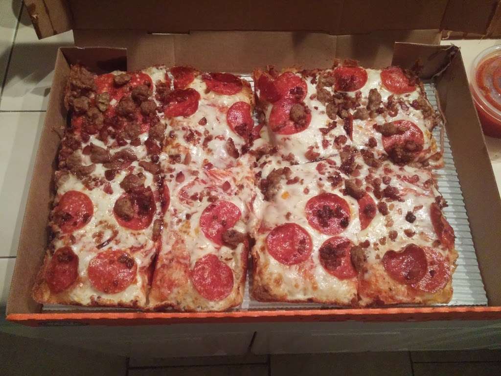 Little Caesars Pizza | 2631 Foothill Blvd, La Crescenta-Montrose, CA 91214, USA | Phone: (818) 957-1277