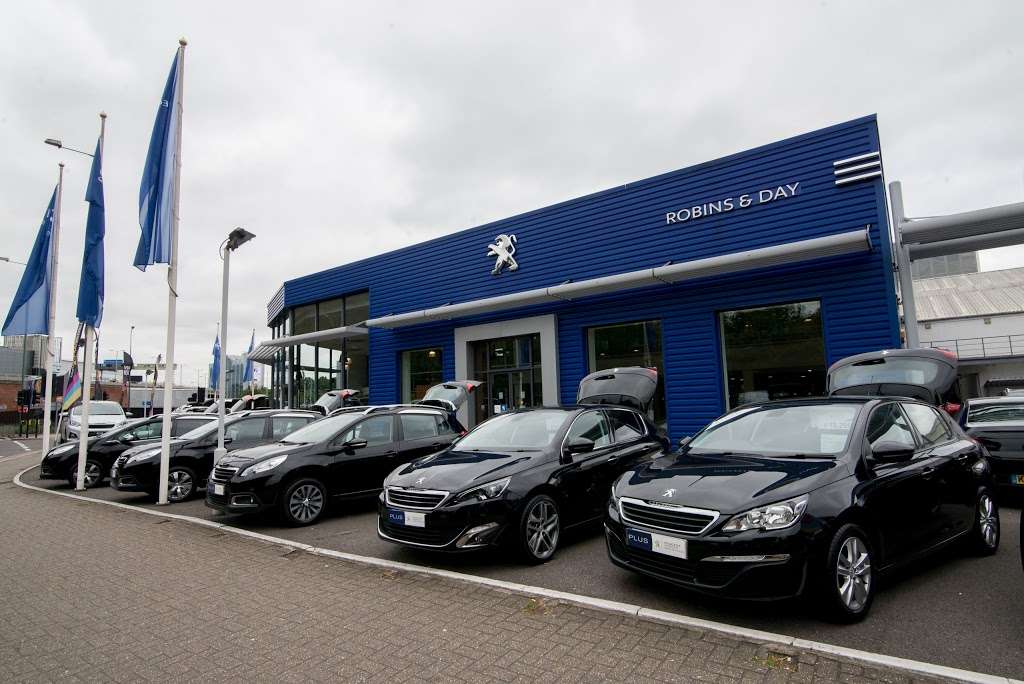 Robins & Day Peugeot Chiswick | Capital Interchange Way, Brentford TW8 0EX, UK | Phone: 020 8957 3000