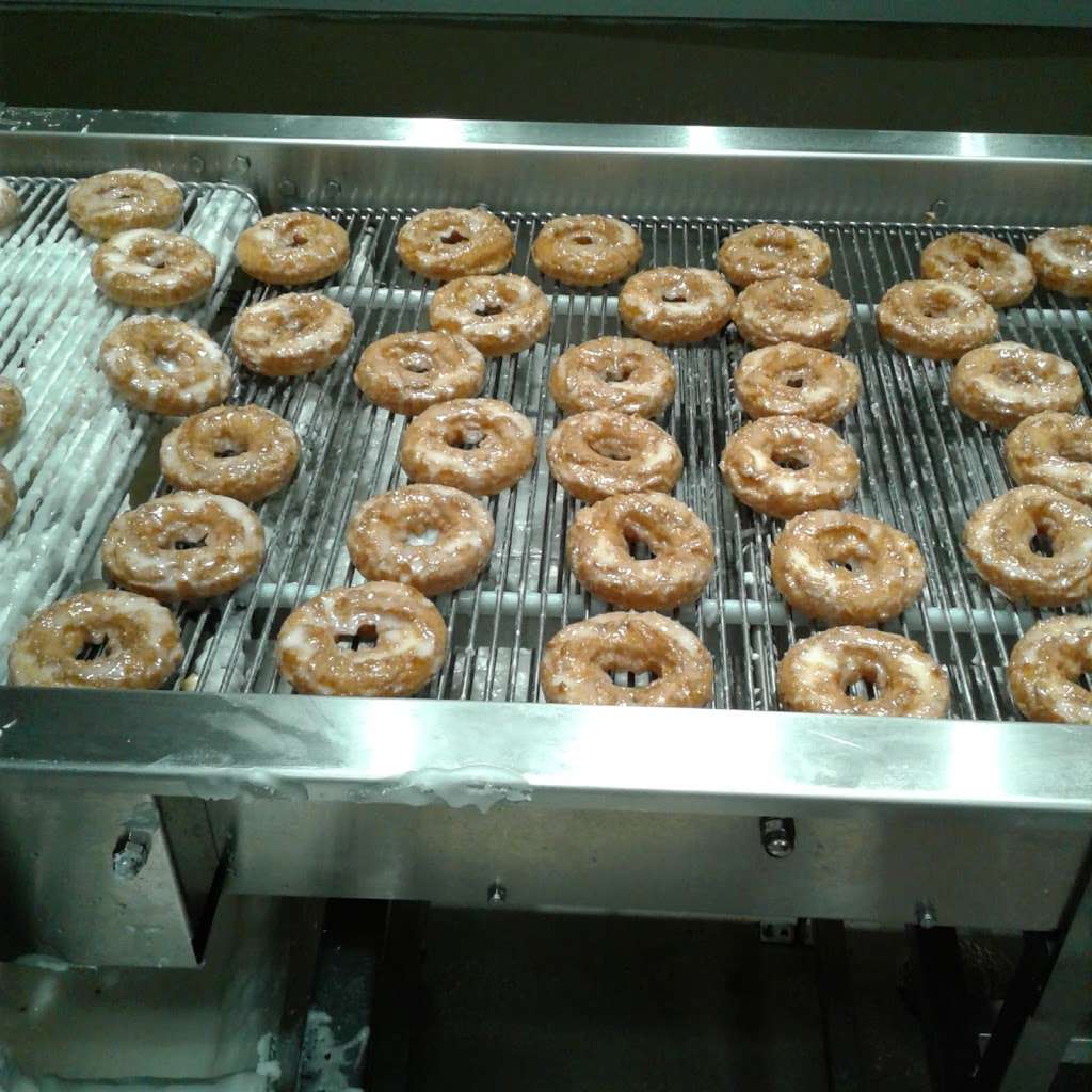 Krispy Kreme Doughnuts | 17815 Halsted St, Homewood, IL 60430, USA | Phone: (708) 991-2629