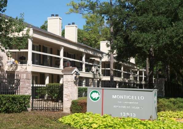 Monticello on Cranbrook | 13913 Ella Blvd, Houston, TX 77014, USA | Phone: (281) 873-0580