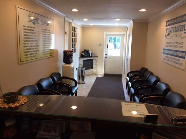 Executive Auto Center | 728 S Main St, Bellingham, MA 02019, USA | Phone: (508) 876-9100
