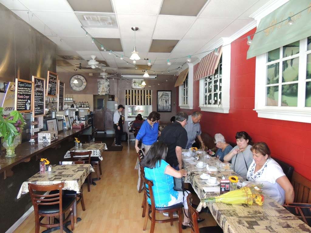 Delightful Crepes Cafe | 1190 N Studebaker Rd H, Long Beach, CA 90815 | Phone: (562) 594-9400