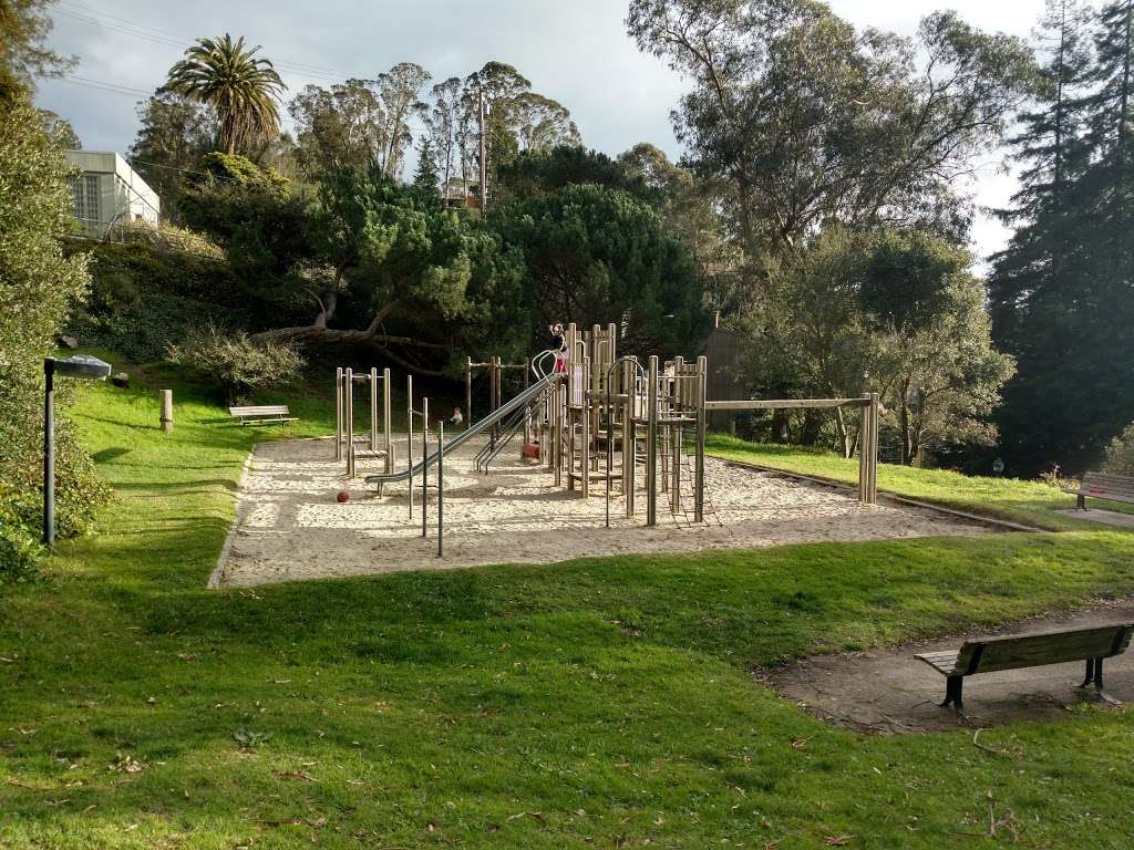 La Loma Park play area | 1310 La Loma Ave, Berkeley, CA 94708, USA