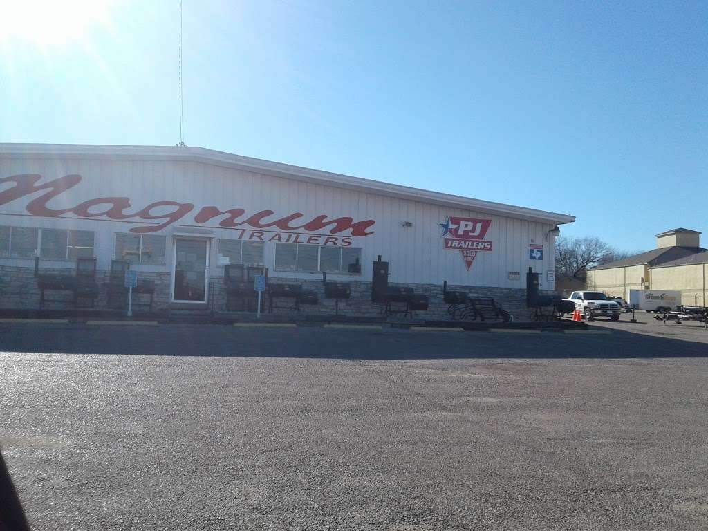 Magnum Trailers | 11210 I-35, San Antonio, TX 78233, USA | Phone: (210) 599-2325