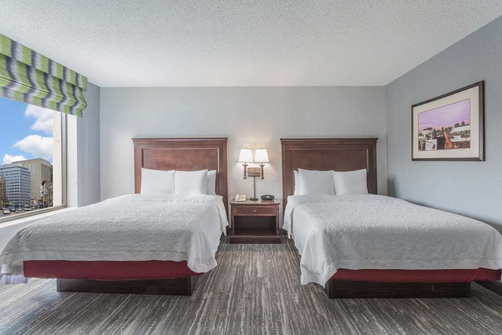 Hampton Inn & Suites Newark-Harrison-Riverwalk | 100 Passaic Ave, Harrison, NJ 07029, USA | Phone: (973) 483-1900