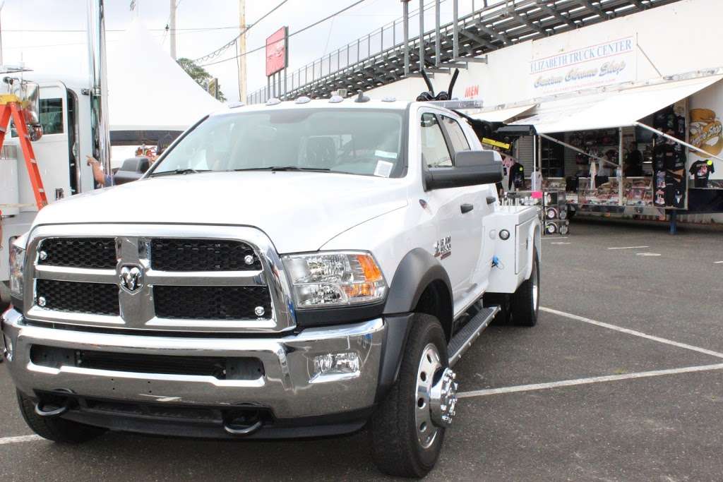 Elizabeth Truck Center Tow Sales | 2928, 888 North Ave, Elizabeth, NJ 07201, USA | Phone: (908) 355-9200
