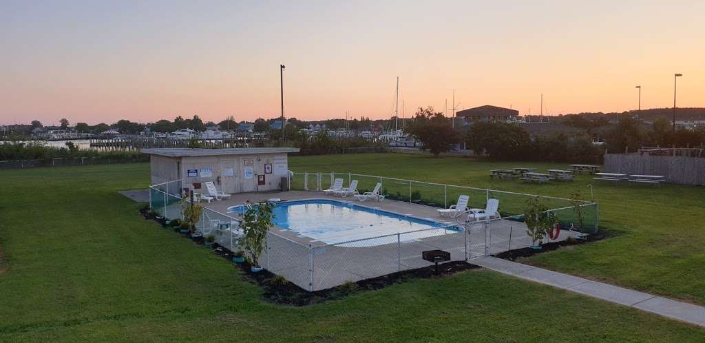 Somers Cove Motel | 700 Norris Harbor Dr, Crisfield, MD 21817 | Phone: (410) 968-1900