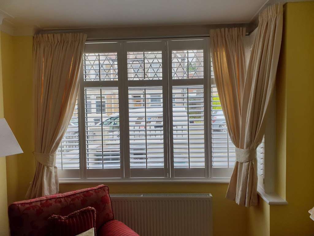 G & T Blinds & Shutters | 49 Seymour Villas, London SE20 8TR, UK | Phone: 07876 385373