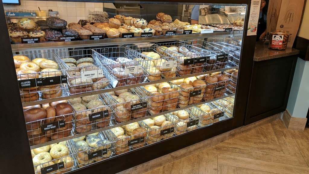 Manhattan Bagel | 581 Northfield Ave, West Orange, NJ 07052, USA | Phone: (973) 669-0160