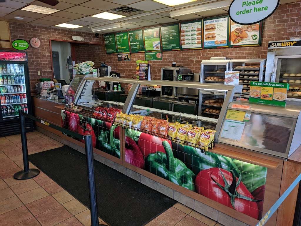 Subway | 525 Wright Rd, Johnson Creek, WI 53038, USA | Phone: (920) 699-2669