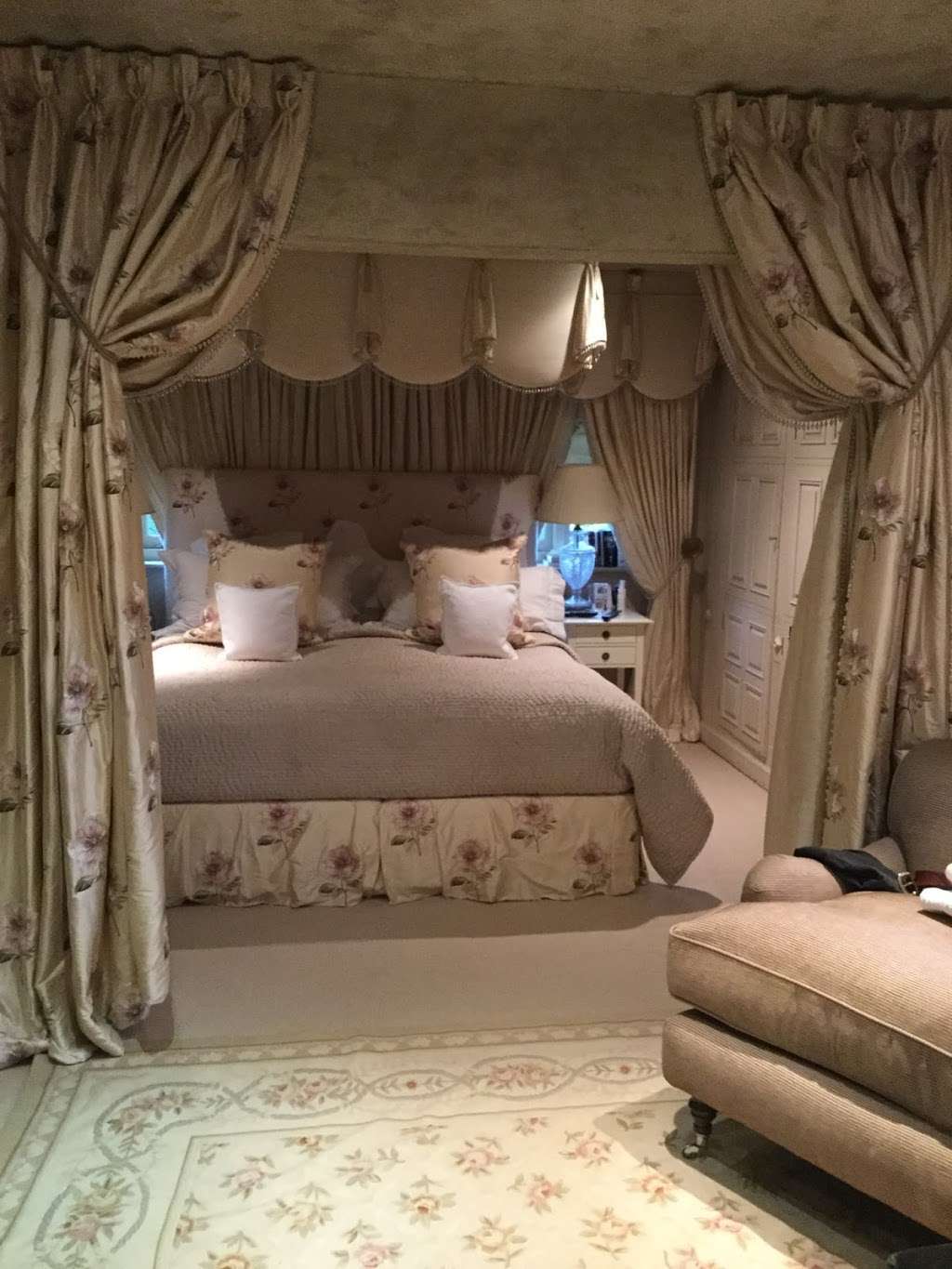 Pamela Langbridge Curtains & Upholstery | Quarry Farm Unit 1, W Park Rd, Lingfield RH7 6HT, UK | Phone: 01342 835004