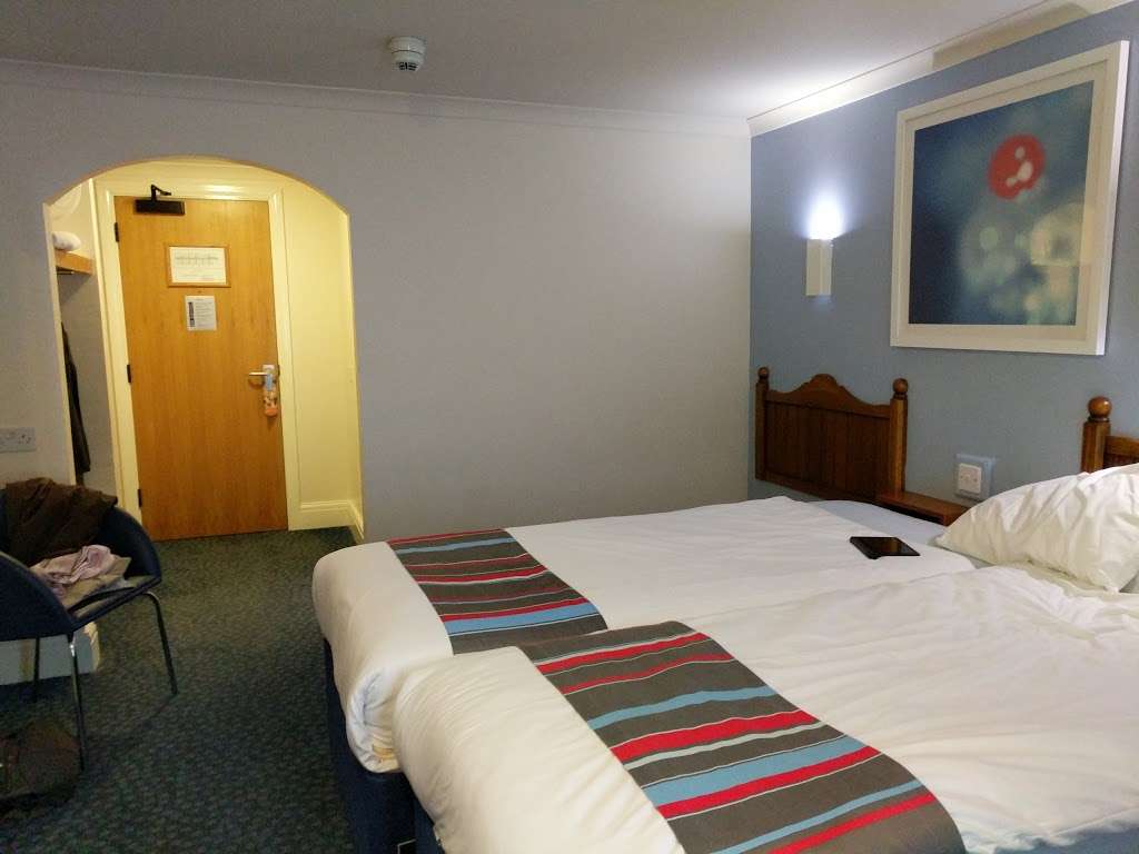 Travelodge London Chigwell | 735 Chigwell Rd, Woodford, Woodford Green IG8 8AS, UK | Phone: 0871 559 1815