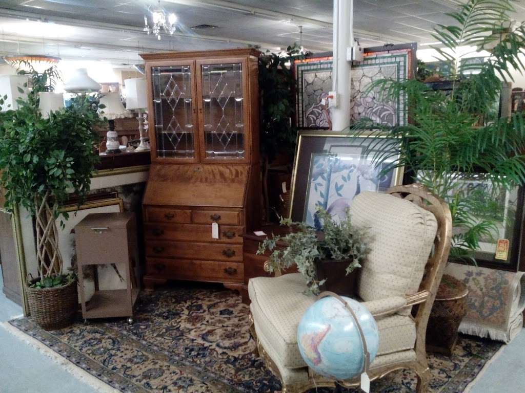 Manor House Antique Mall | 8039 S Meridian St, Indianapolis, IN 46217 | Phone: (317) 888-8887