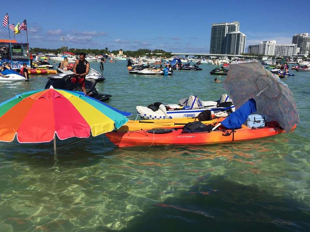 Private boat tours Miami | 7601 E Treasure Dr, North Bay Village, FL 33141, USA | Phone: (203) 214-5572
