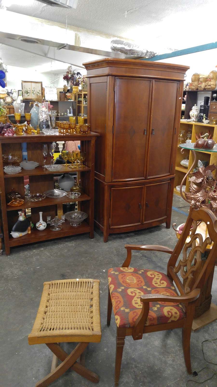 Almost Everything Resale | A, 1716 N Gordon St, Alvin, TX 77511 | Phone: (832) 493-2019