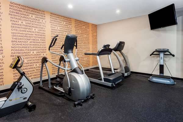 La Quinta Inn & Suites by Wyndham Laredo Airport | 7220 Bob Bullock Loop, Laredo, TX 78041, USA | Phone: (956) 724-7222