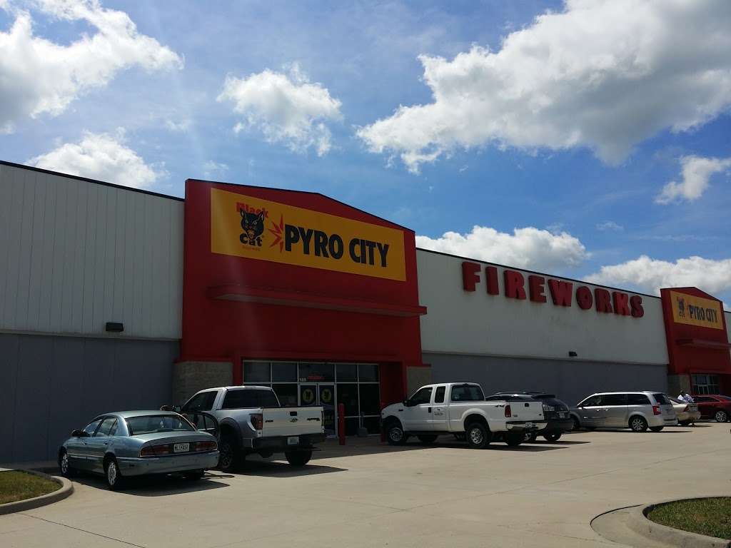 Pyro City Fireworks - Lone Jack | 105 S Firecracker Lane, Lone Jack, MO 64070, USA | Phone: (816) 697-6633