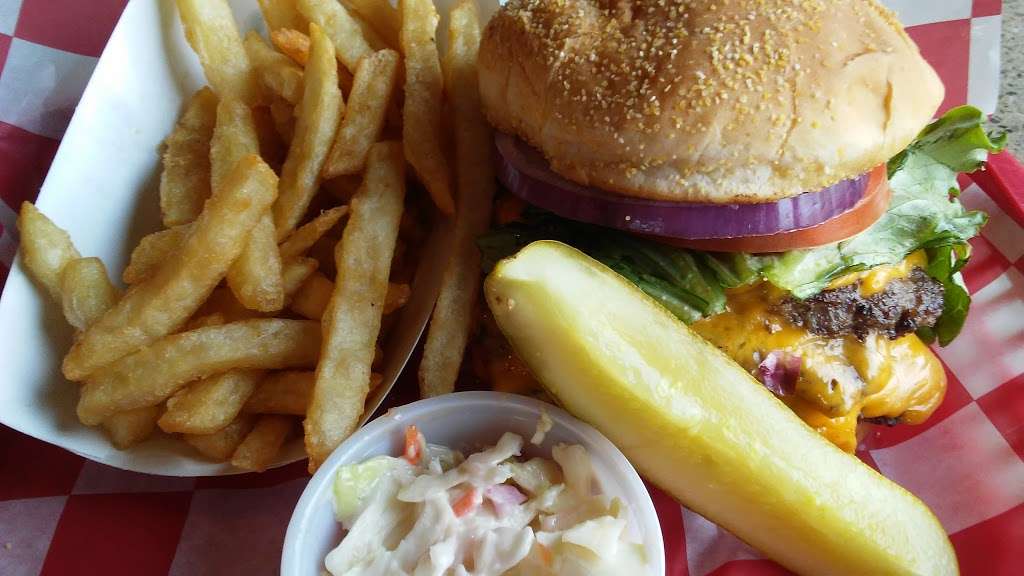 Joe Willys Burger Bar | 1034 Washington St, Columbus, IN 47201, USA | Phone: (812) 379-4559