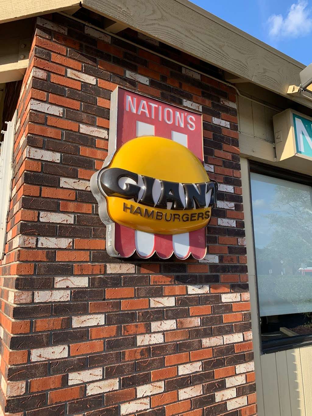 Nations Giant Hamburgers | 5321 Hopyard Rd, Pleasanton, CA 94588, USA | Phone: (925) 463-2388