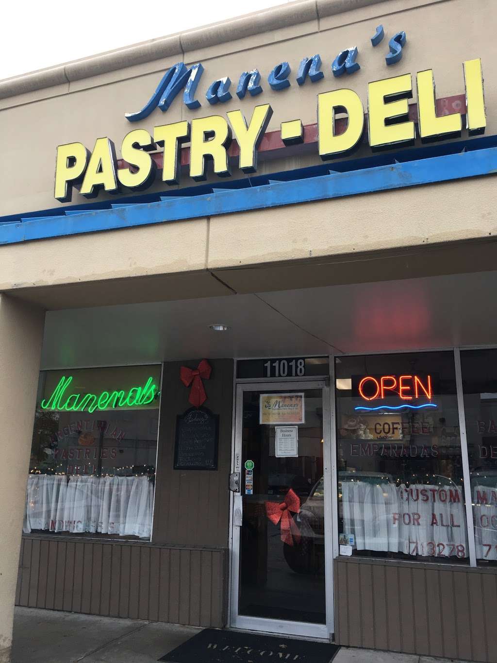 Manenas Pastry Shop & Deli | 11018 Westheimer Rd, Houston, TX 77042 | Phone: (713) 278-7139