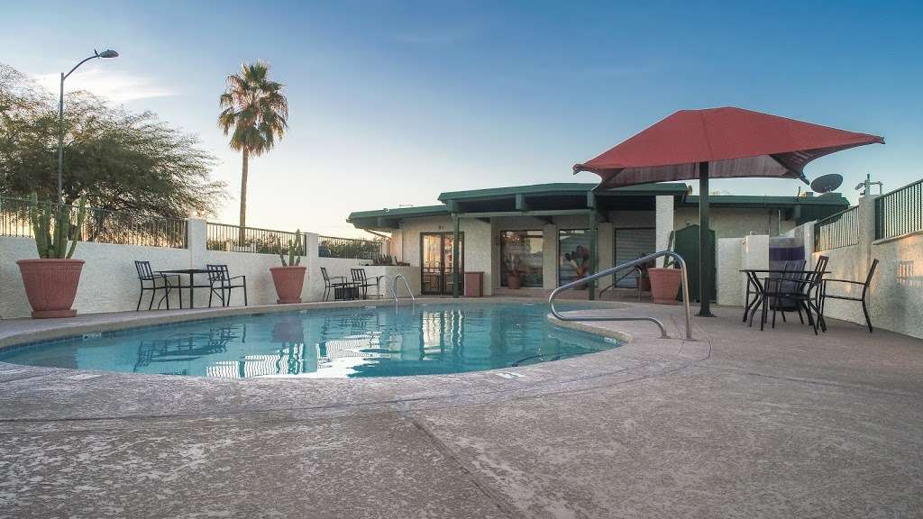 Deserts Edge RV Park | 2398 W Williams Dr, Phoenix, AZ 85027, USA | Phone: (623) 587-0940