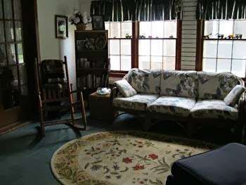 Bishops House Bed & Breakfast | 554 Kansas City Ave S, Excelsior Springs, MO 64024 | Phone: (816) 853-2042