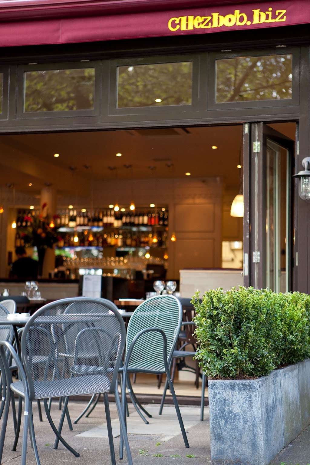 Chez Bob Belsize Park | 205-207 Haverstock Hill, London NW3 4QG, UK | Phone: 020 7435 4925