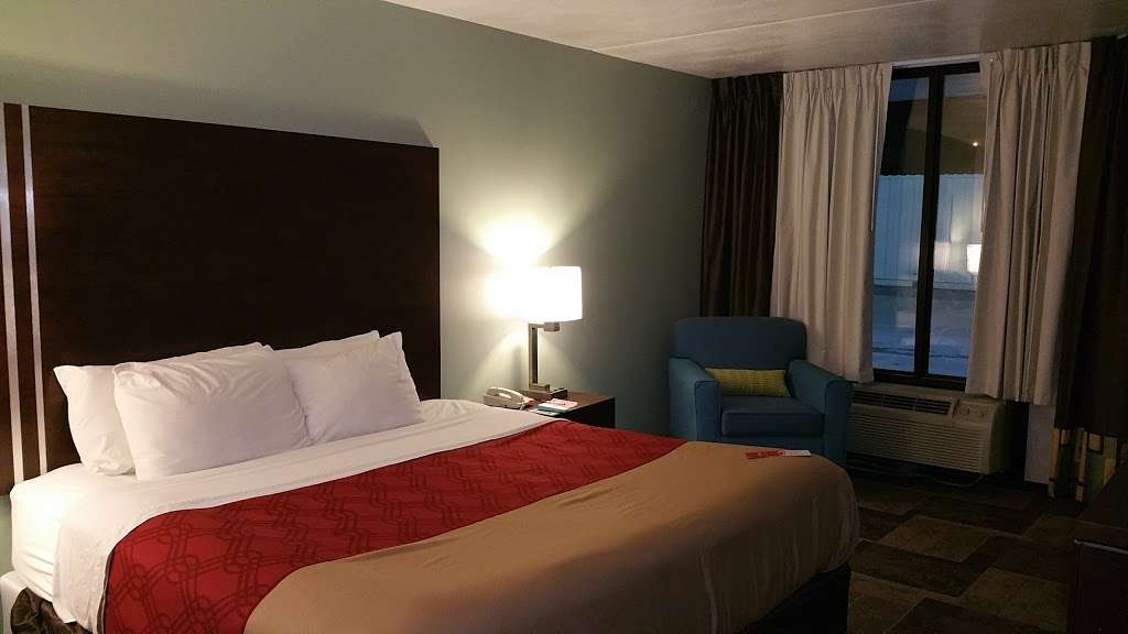 Econo Lodge Oak Grove-Blue Springs | 410 SE 1st St, Oak Grove, MO 64075 | Phone: (816) 690-3681