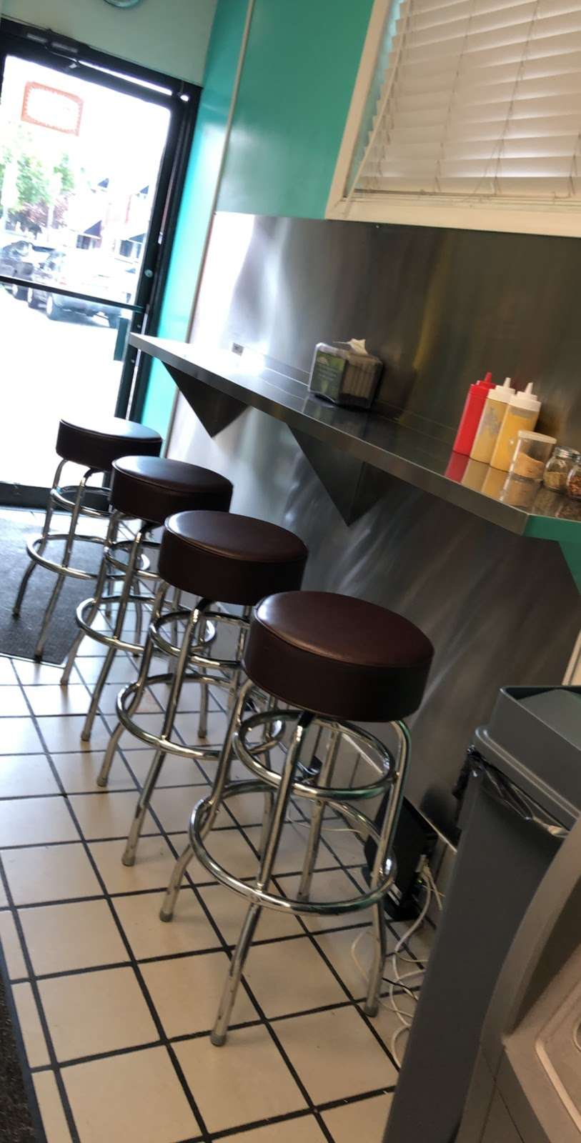 Millies Burgers, Steaks & Shakes | 1441 W Shunk St, Philadelphia, PA 19145, USA | Phone: (215) 467-8553