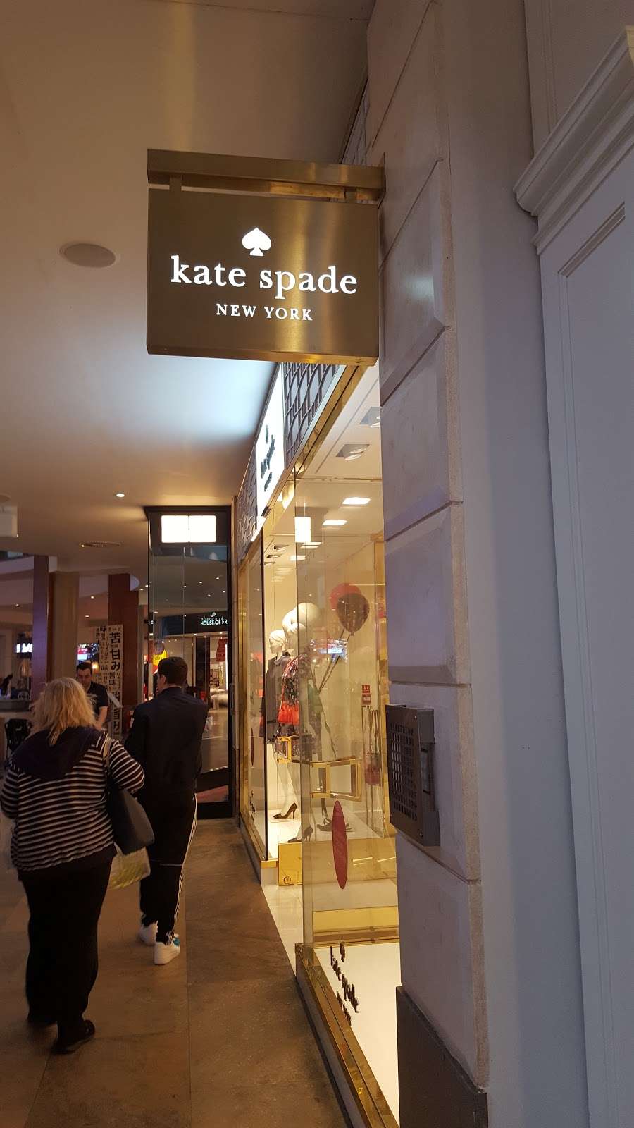 Kate Spade New York | Bluewater Pkwy, Dartford, Greenhithe DA9 9ST, UK | Phone: 01322 382682