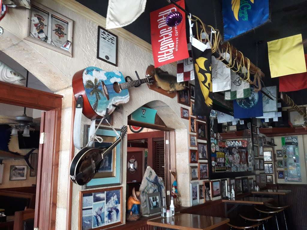 Rattlesnake Jakes Bar & Grill | 2060 NE 2nd St, Deerfield Beach, FL 33441, USA | Phone: (954) 421-4481