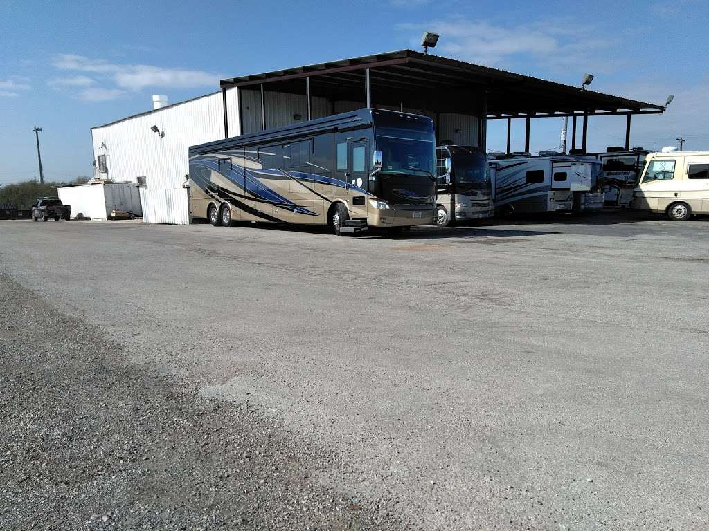 Iron Horse RV | 6414 Randolph Blvd, San Antonio, TX 78233, USA | Phone: (210) 657-1996