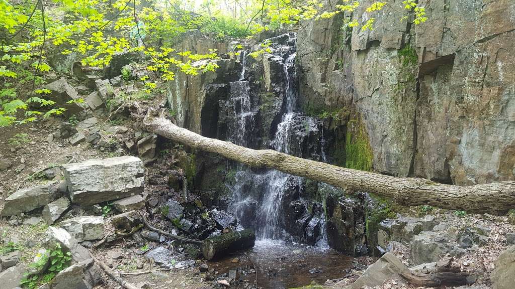 Buttermilk Falls County Park | 199 S Greenbush Rd, Orangeburg, NY 10962, USA | Phone: (845) 364-2670