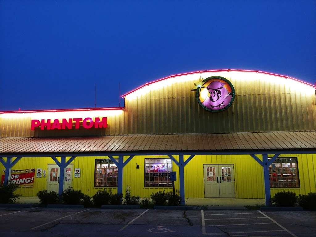 Phantom Fireworks of Racine | 2086 S 27th St, Caledonia, WI 53108, USA | Phone: (262) 835-4640