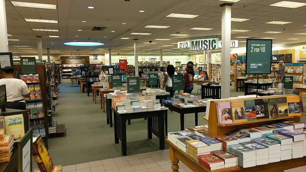 Barnes & Noble | 240 US-22, Springfield Township, NJ 07081, USA | Phone: (973) 376-8544