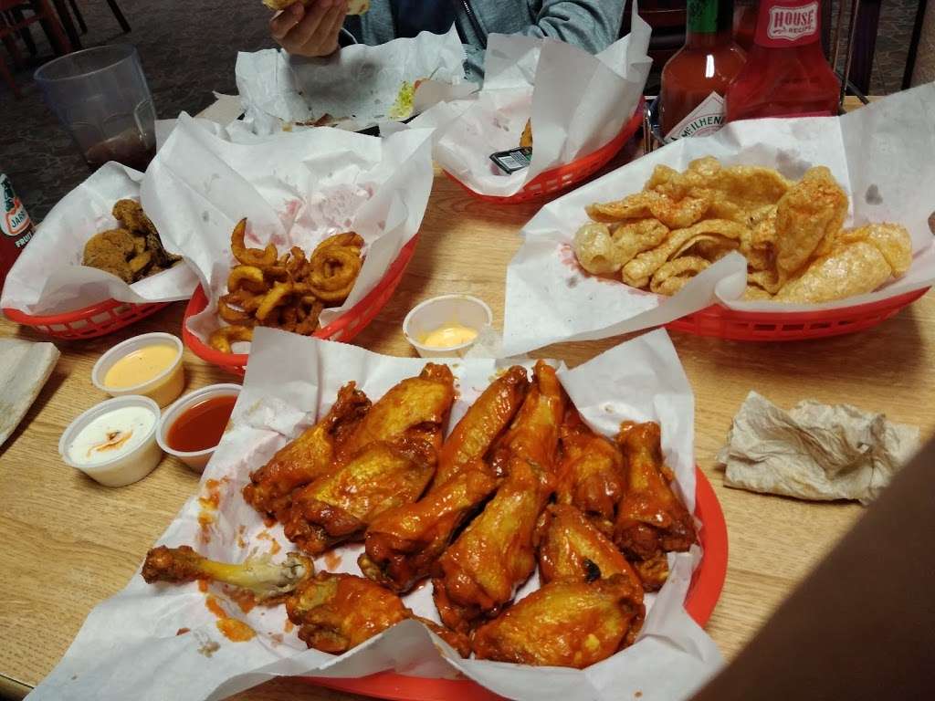 Wings Locas | 9416 N Hwy 6 Loop b, Navasota, TX 77868, USA | Phone: (936) 825-2996