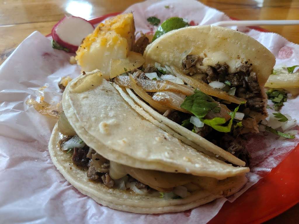 Fitos Tacos De Cabeza | 2950 W Davis St, Dallas, TX 75211, USA | Phone: (972) 685-6780